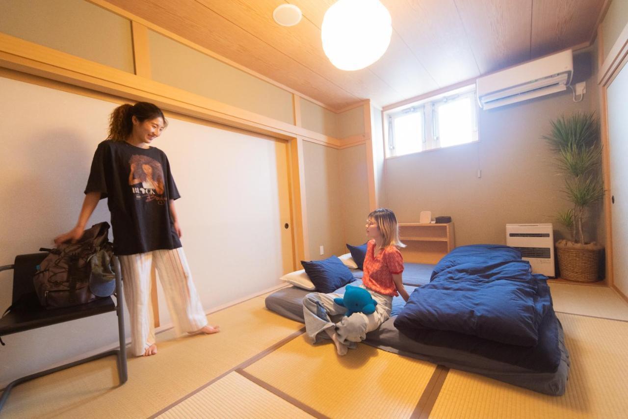 オランドの二階 Hotel Hirosaki Bagian luar foto